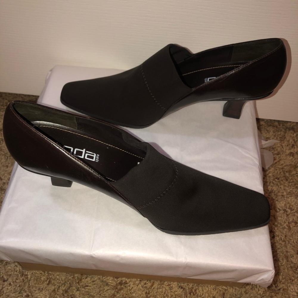 Brown Moda heels size 8.5